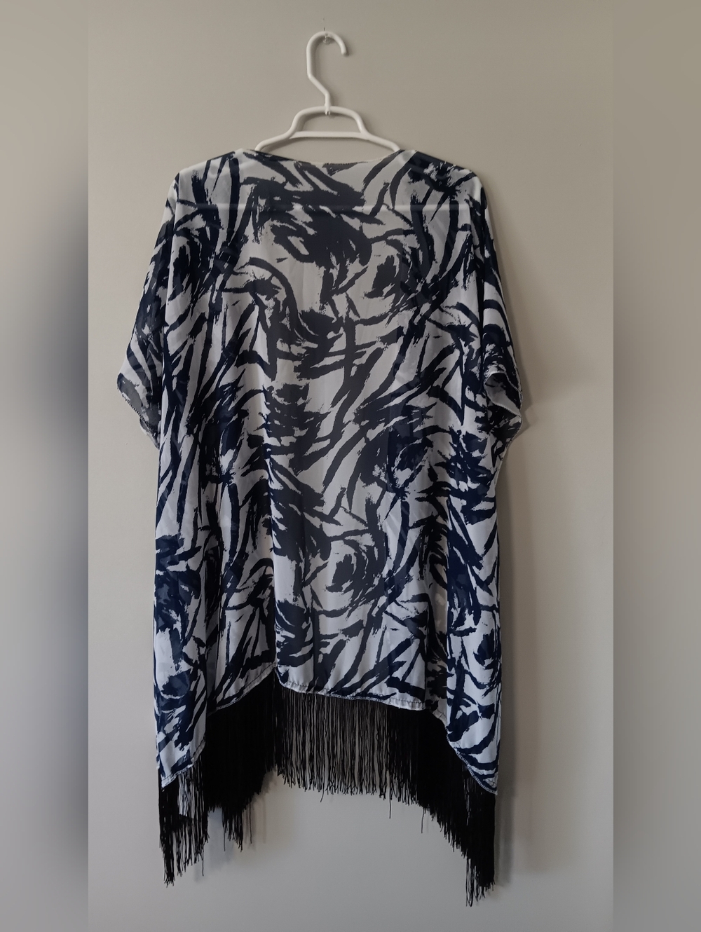Navy and White Fringe Kimono - Picture 4 of 4